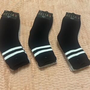 Women’s dELiA*s mid crew socks -NWT - 6 pair
